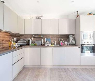 Hendon Waterside, Hendon, NW9 - Photo 2