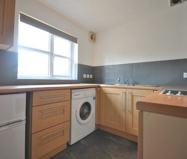 Le May Avenue, London, SE12 - Photo 1