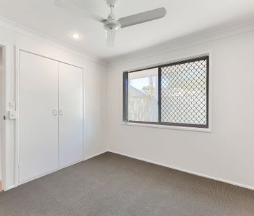 Spacious Family Home with Separate Studio in Quiet Cul-De-Sac - Photo 3