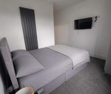 1 bedroom in a house share to rent - Photo 2