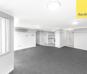 Beautifully Enhanced 2 Bedroom Apartment! - Photo 2