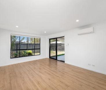 Modern duplex home, three minutes from town centre - Photo 1