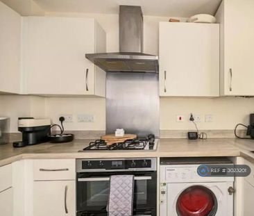 2 bedroom terraced house to rent - Photo 2