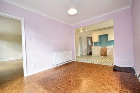 4 bedroom detached house to rent - Photo 3