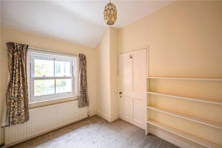 4 bedroom terraced house to rent - Photo 4