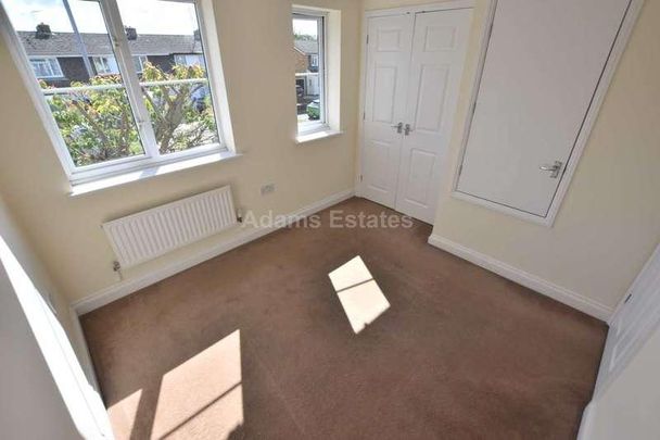 Yeoman Place, Woodley, RG5 - Photo 1