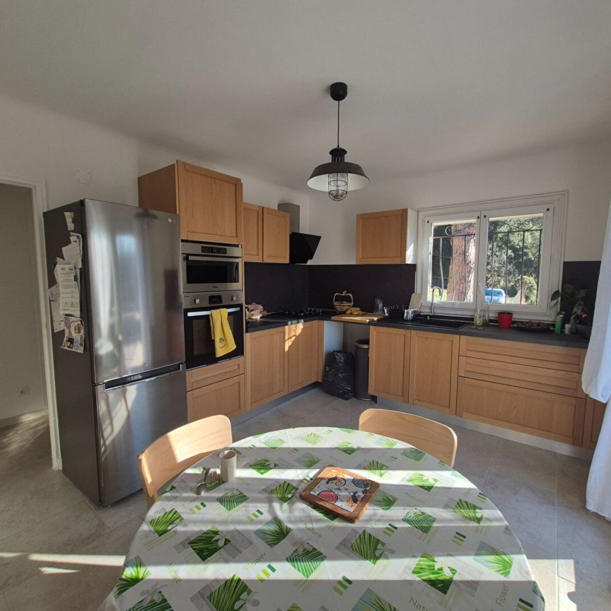 Location Appartement 3 pièces 96m² - Photo 1