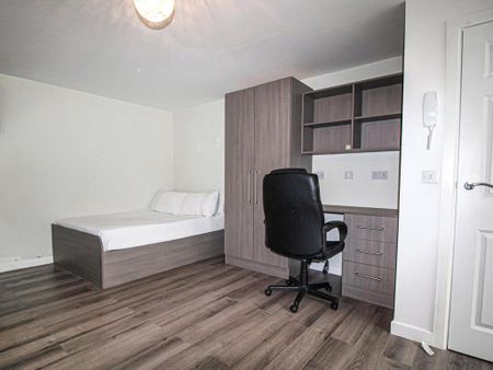 Studio to rent - Photo 2