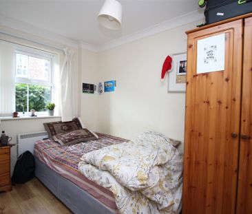 2 bedroom Flat to rent in Middleton Court, Jesmond, Newcastle Upon ... - Photo 3