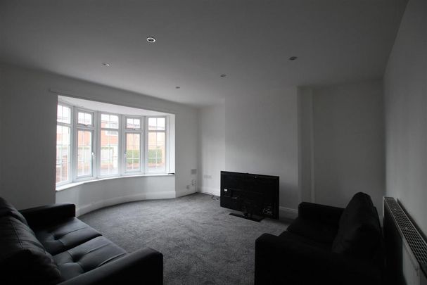 5 bedroom house to rent - Photo 1