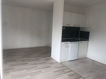 QUIMPER 2 pièces 42m2 avec parking privatif dans enceinte sécurisée - Photo 2