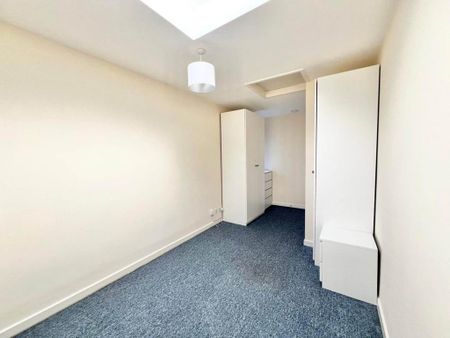 1 bedroom semi-detached house to rent - Photo 4