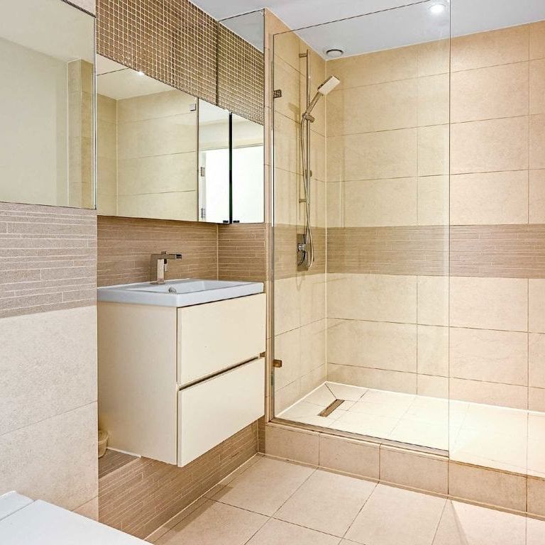 Grand Canal Avenue - Photo 1