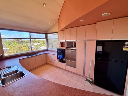 Windsor Gardens - Photo 3