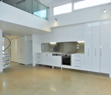 Low Maintenance Freestanding House - Photo 6