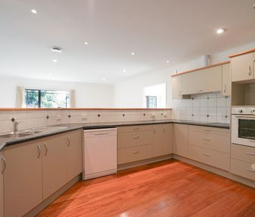 Elegant, Spacious & in Prime Pukekohe Location - Photo 4