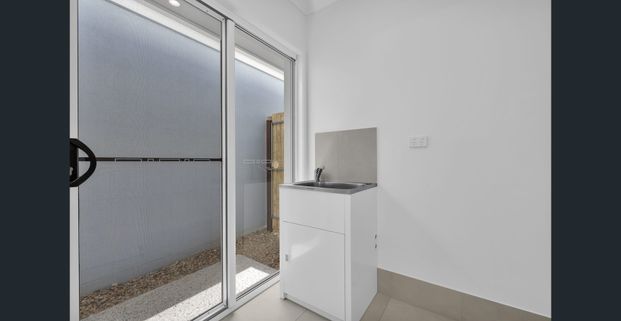 Modern Comfort Meets Effortless Living - Photo 1