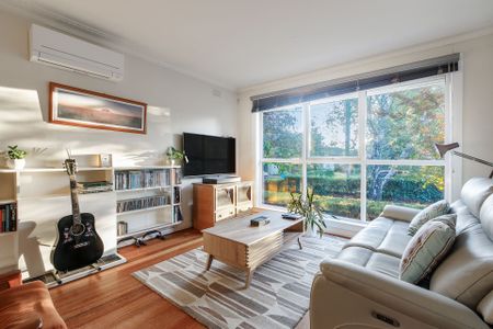 Perfectly Positioned, Light-Filled Home in the Heart of Canterbury - Photo 5