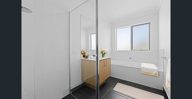 BRAND NEW LUXURY LIVING IN THE HEART OF GEELONG WEST - Photo 1