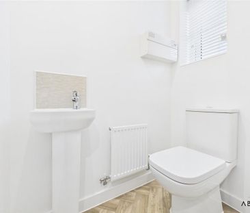 2 bedroom terraced house to rent - Photo 2