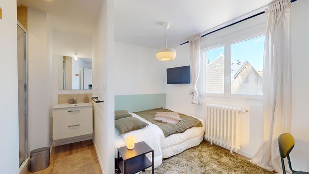 ANATOLE FRANCE L Roommate 3 Bedrooms at Clermont Ferrand - Photo 1