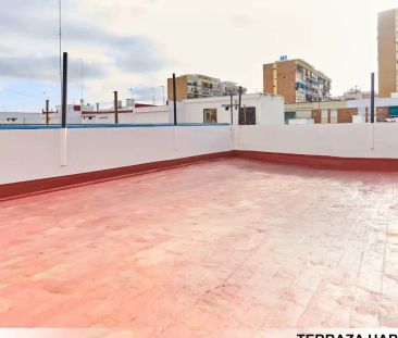 Room in a shared 4-bedroom apartment for rent in Nervión. - Foto 3