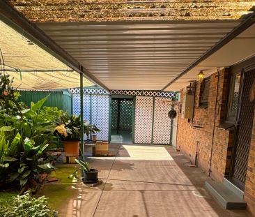 Spacious Family Home with Large Backyard in Valley View - Photo 3