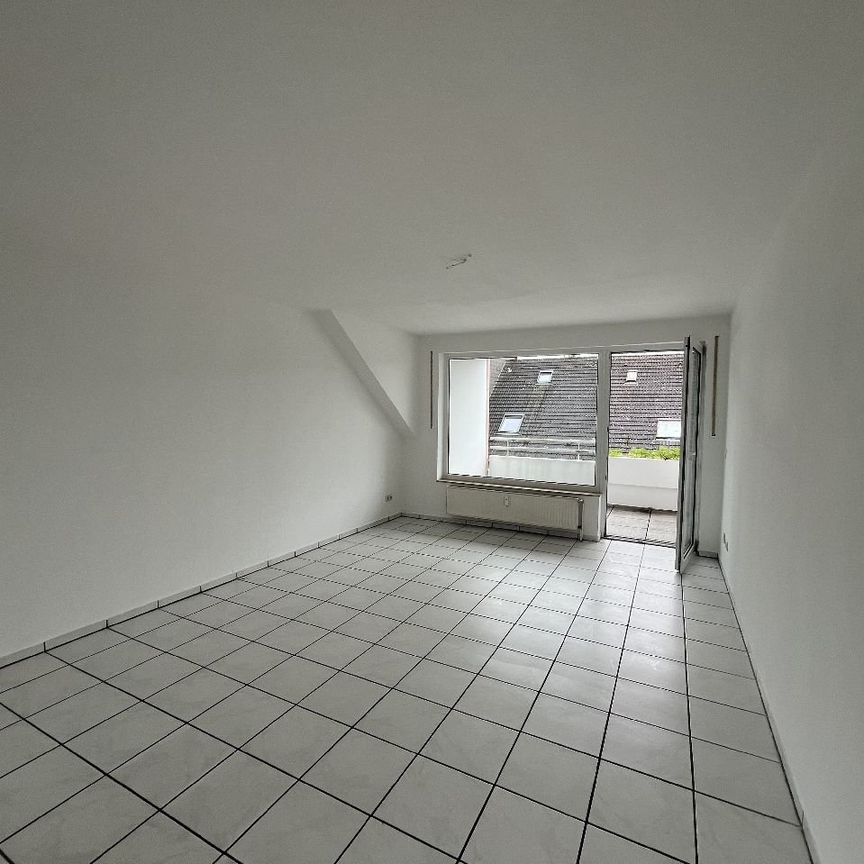 Helle Dachgeschosswohnung mit Balkon, ca. 62,41 m² in Dortmund-Marten zu vermieten! - Photo 1