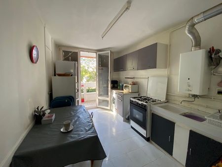 Location Appartement 3 pièces 70m² BRON 69500 - Photo 2