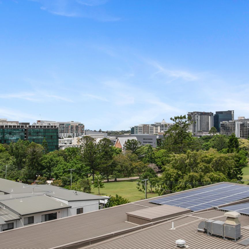 1076/9 Edmondstone Street, South Brisbane QLD 4101 - Apartment For Rent - $680 | Domain - Photo 1
