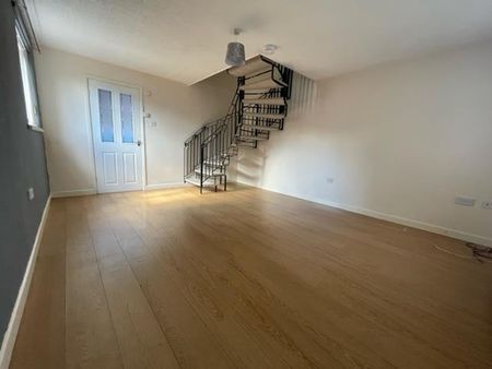 2 bedroom semi-detached house to rent - Photo 2