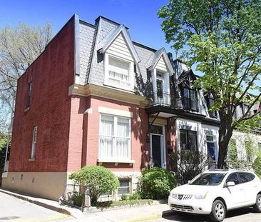 Westmount traditional brick duplex - Photo 3