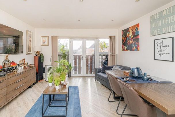 2 bedroom flat to rent - Photo 1