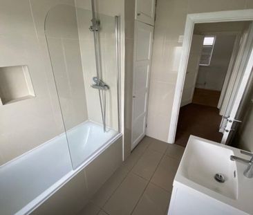 Room in a Shared House, Couples Allowed, SW16 - Photo 5