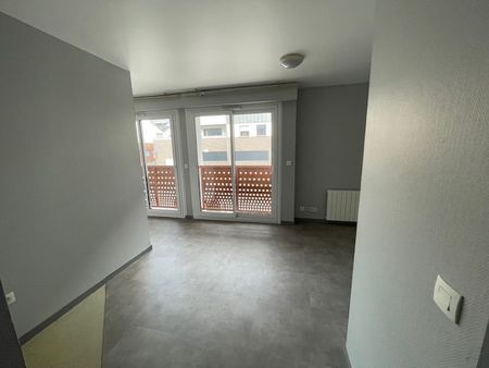 Location Appartement 1 pièce 22m² DEVILLE LES ROUEN 76250 - Photo 2