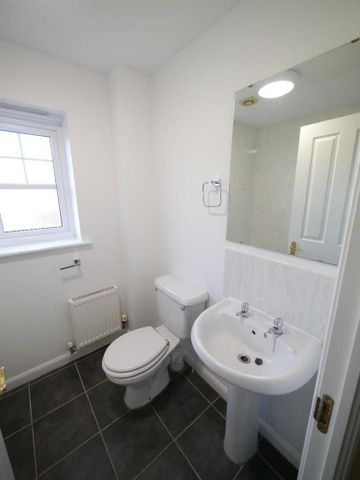 3 bedroom terraced house to rent - Photo 5