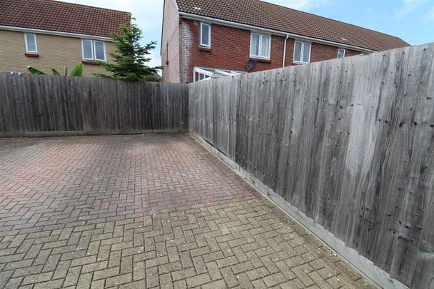 Monarch Road, Crewkerne - Photo 1