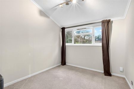 2 bedroom semi-detached house to rent - Photo 4