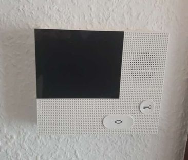 Hell und ruhig mit Aufzug, Garage und Stellplatz! 3- Zimmerwohnung ... - Photo 5