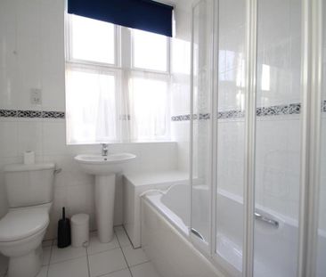 2 bedroom flat to rent - Photo 6