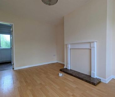 2 bedroom semi-detached house to rent - Photo 5