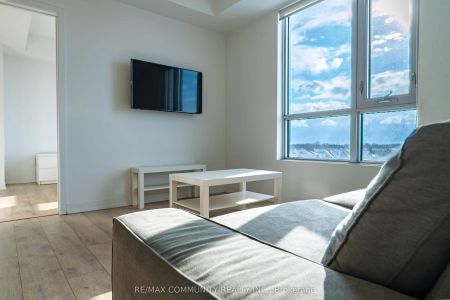 1800 Simcoe Street S #417 - Photo 3