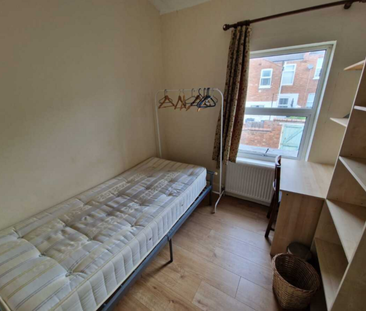 4 Bed Student Accommodation - Photo 2