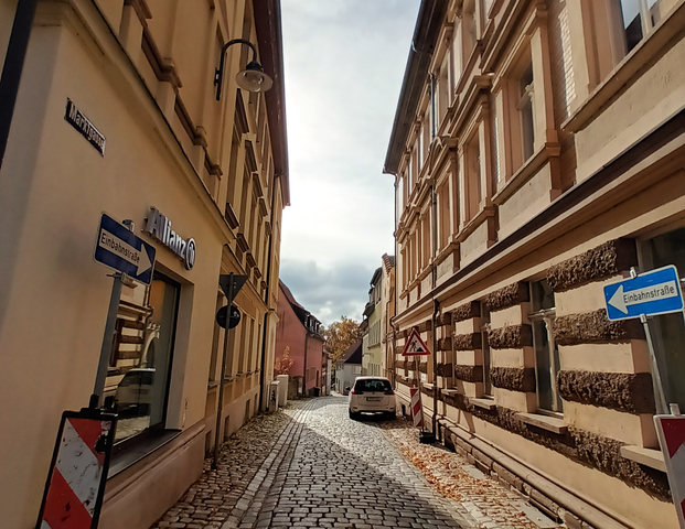 *Erstbezug nach Sanierung* kleine 2-Raum Dachgeschosswohnung - Photo 1