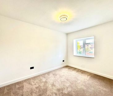 3 Bed Detached House, Long Lane, CR0 - Photo 6