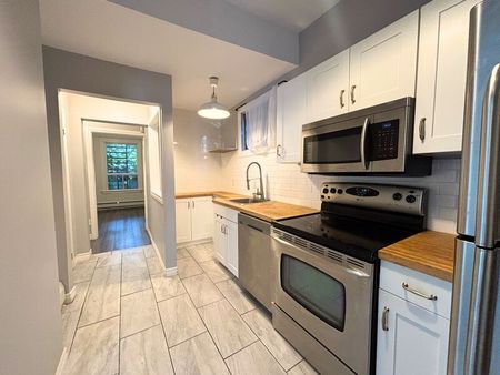$1,699 / 2 br / 1 ba / 800 sqft 32 Sherman ave S unit 1 - Photo 5