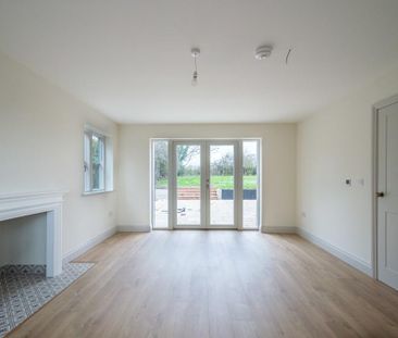 4 bedroom detached house to rent - Photo 2