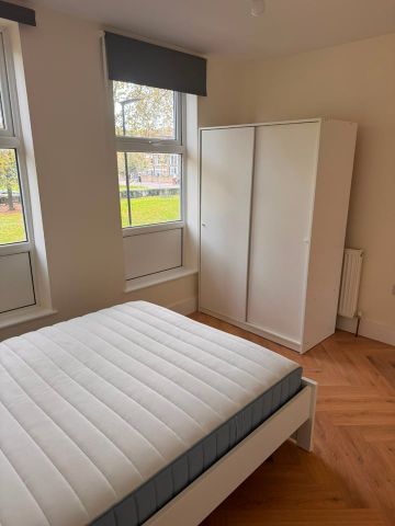 4 Bed Terraced House, Smalley Close, N16 - Photo 3