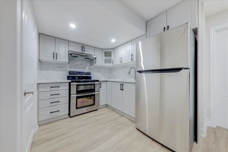 For Lease - 1381 Clearbrook Drive Unit# Bsmt, Oshawa, Ontario - Photo 4