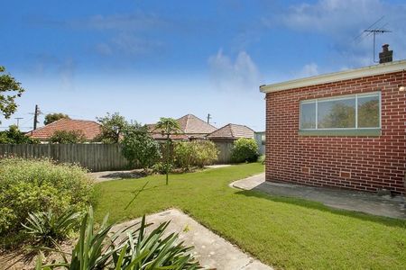Charming Home Freshly Painted - Great Location - Photo 4